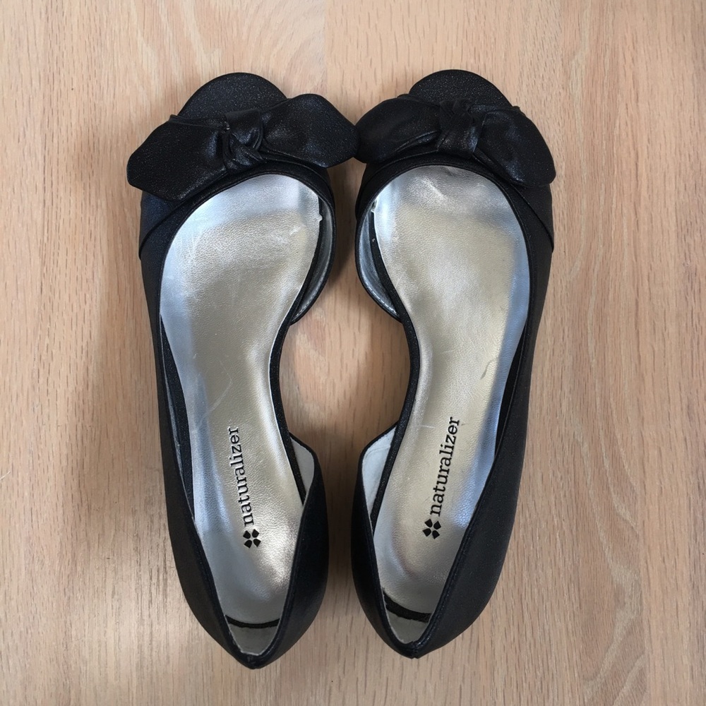Black Low Wedge Slip On Bow D’Orsay Open Toe Naturalizer Size 6.5 New